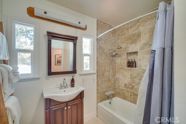 Detail Gallery Image 13 of 21 For 465 Temple Ln, Big Bear Lake,  CA 92315 - – Beds | – Baths