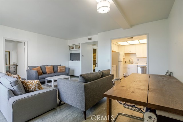 Detail Gallery Image 11 of 29 For 321 S San Vicente Bld #505,  Los Angeles,  CA 90048 - 1 Beds | 2 Baths