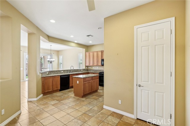 Detail Gallery Image 20 of 44 For 5107 via Bajamar, Hemet,  CA 92545 - 3 Beds | 3 Baths