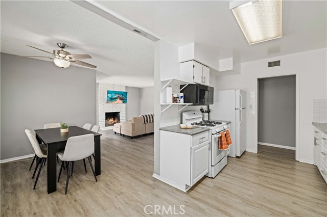 Detail Gallery Image 7 of 16 For 43919 Kirkland, Lancaster,  CA 93535 - 3 Beds | 2 Baths