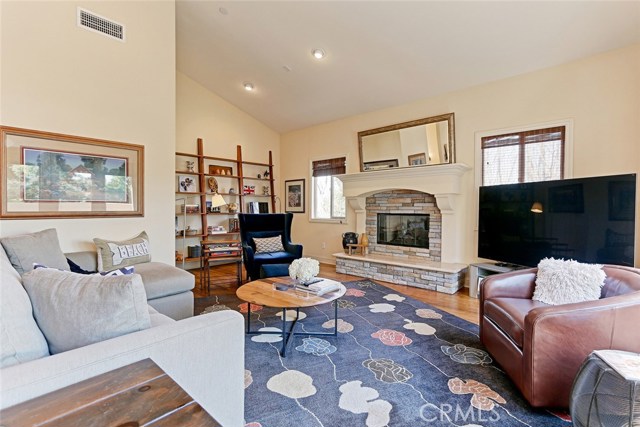 108 Helberta Avenue, Redondo Beach, California 90277, 4 Bedrooms Bedrooms, ,2 BathroomsBathrooms,Residential,Sold,Helberta,SB17041360