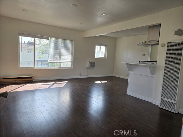 Detail Gallery Image 4 of 8 For 1007 S Tamarack Dr #4,  Fullerton,  CA 92832 - 1 Beds | 1 Baths