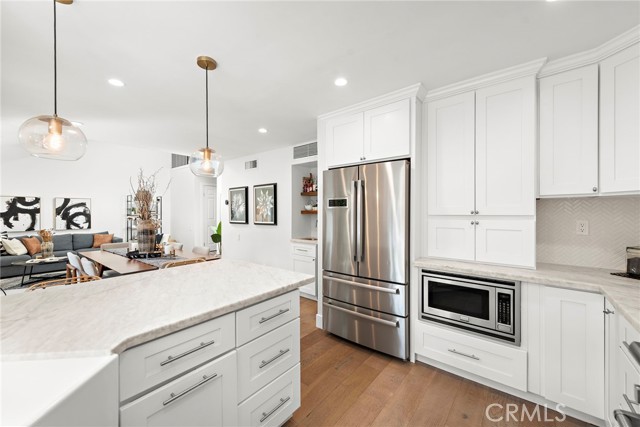 Detail Gallery Image 9 of 35 For 12628 Newport Ave, Tustin,  CA 92780 - 2 Beds | 2/1 Baths