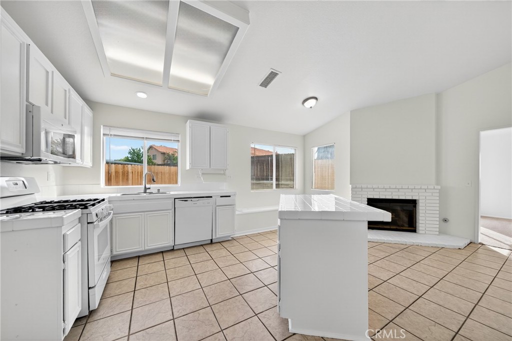 MLS #OC25249388 image #7