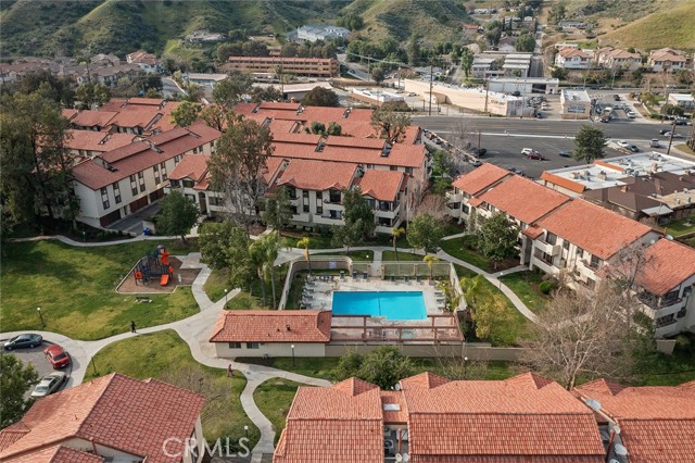 Detail Gallery Image 24 of 31 For 28031 Sarabande, Canyon Country,  CA 91387 - 3 Beds | 2 Baths