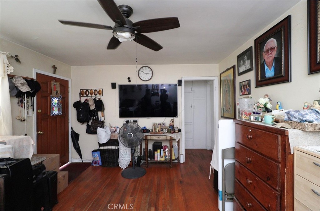 https://media.crmls.org/medias/af819113-c36d-4547-add5-35a8bad100f5.jpg?preset=X-Large
