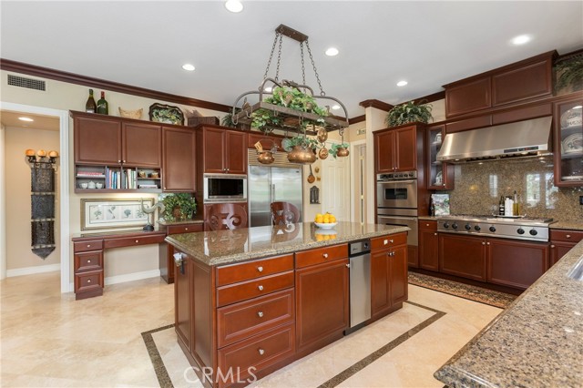 Detail Gallery Image 8 of 66 For 4 Bordeaux, Coto de Caza,  CA 92679 - 5 Beds | 5/1 Baths