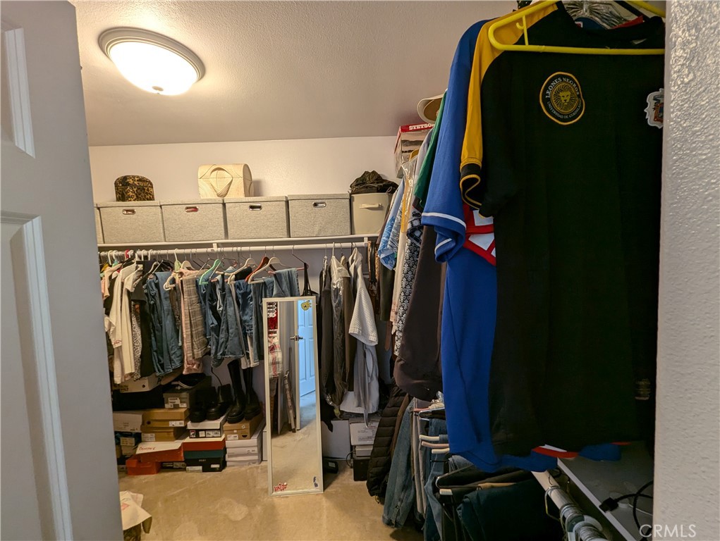 https://media.crmls.org/medias/af82997d-5844-4bf0-8a1f-2e46bd6fdee5.jpg?preset=X-Large