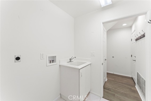 Detail Gallery Image 35 of 39 For 921 Camino Vera Cruz, Camarillo,  CA 93010 - 4 Beds | 3/1 Baths