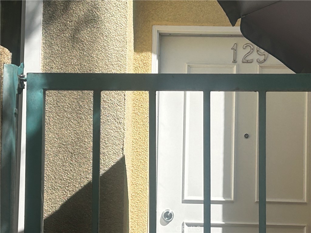 https://media.crmls.org/medias/af85945b-e434-4b7e-bf2c-9406d3540e07.jpg?preset=X-Large