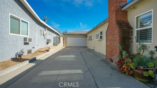 Detail Gallery Image 5 of 55 For 4975 Sepulveda, San Bernardino,  CA 92404 - 3 Beds | 2 Baths