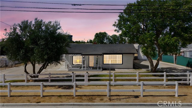 1049 2nd Street, Norco CA: https://media.crmls.org/medias/af87c027-d962-49d1-b383-b290fe3ebab5.jpg