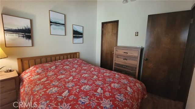 Detail Gallery Image 5 of 18 For 26126 Boulder Ln, Twin Peaks,  CA 92391 - 2 Beds | 2 Baths