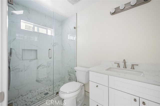 Detail Gallery Image 12 of 17 For 631 W California Ave a,  Glendale,  CA 91203 - 2 Beds | 2 Baths