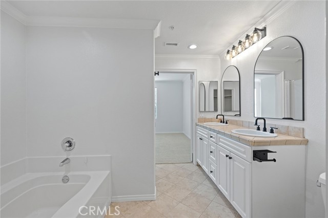 3459 Watermarke Place, Irvine CA: https://media.crmls.org/medias/af88ba99-896e-4ff9-8c92-2e328f0a1716.jpg