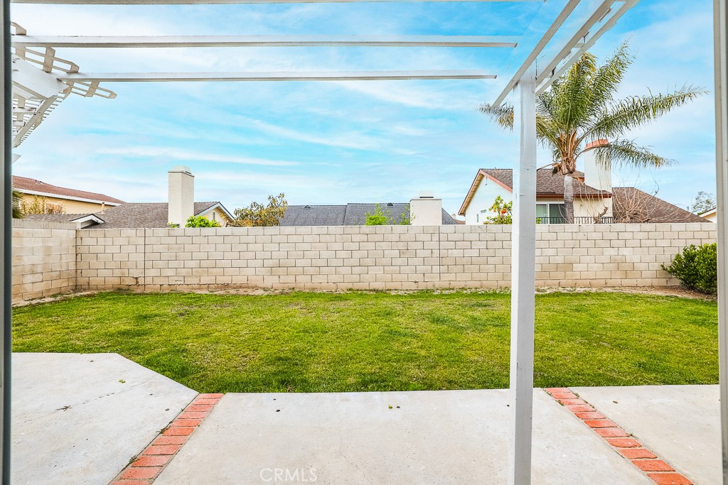 https://media.crmls.org/medias/af88ff6d-6203-4de8-ab88-41f25881e18c.jpg?preset=X-Large