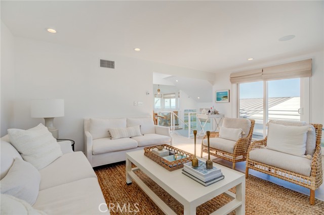 320 23rd Street, Manhattan Beach, California 90266, 3 Bedrooms Bedrooms, ,Residential,Sold,23rd,SB21207459