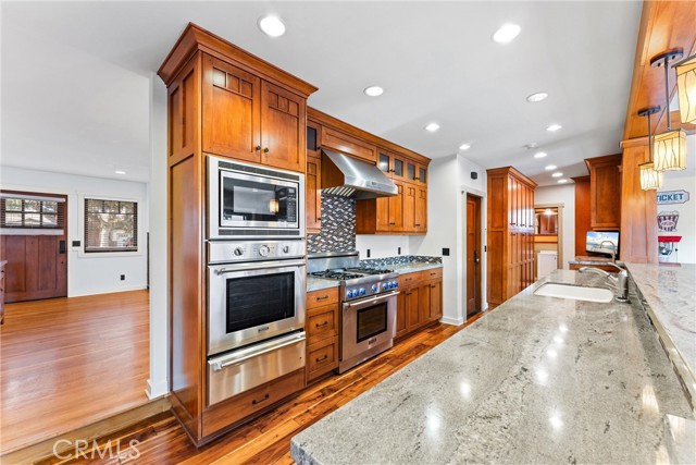 Detail Gallery Image 7 of 39 For 1944 W Lullaby Ln, Anaheim,  CA 92804 - 3 Beds | 2/1 Baths