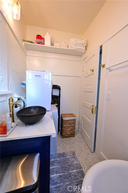 44 48 Navy Street, Venice CA: https://media.crmls.org/medias/af89ef44-b2a5-4fe4-a57e-c65103027328.jpg
