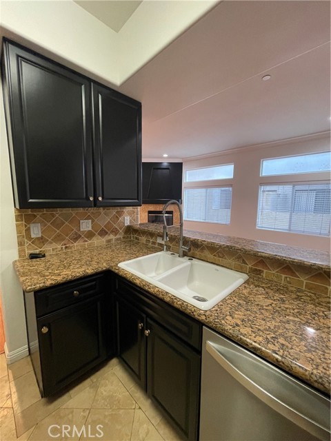 Detail Gallery Image 9 of 50 For 4612 Vista Del Monte Ave #6,  Sherman Oaks,  CA 91403 - 3 Beds | 3 Baths