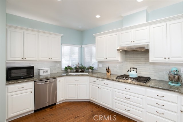 Room for more than one cook in the kitchen with lots of counter space.