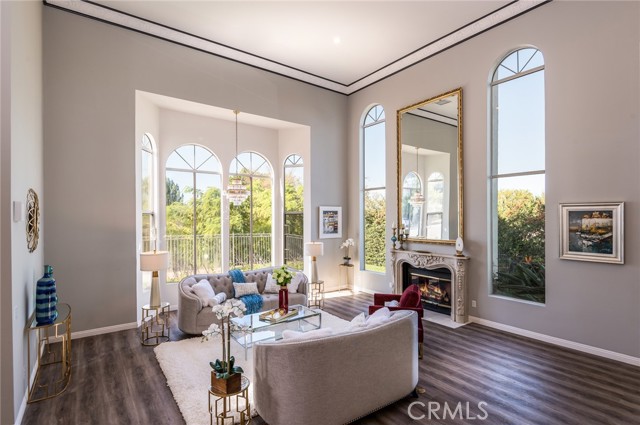 4020 Clarinda Drive, Tarzana CA: https://media.crmls.org/medias/af8a58bb-d107-4e7b-93c4-b95c94d8bb36.jpg