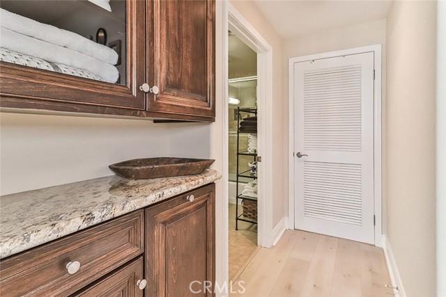 Detail Gallery Image 27 of 49 For 4724 Kester Ave #404,  Sherman Oaks,  CA 91403 - 3 Beds | 2 Baths