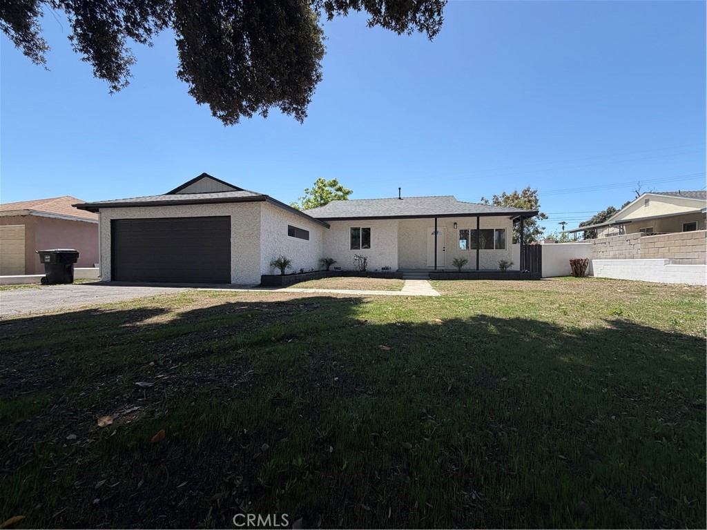 1541 W 16th