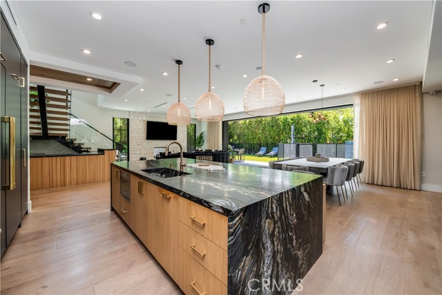 Detail Gallery Image 19 of 48 For 5517 Allott Ave, Sherman Oaks,  CA 91401 - 5 Beds | 6 Baths