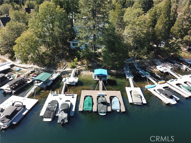 Detail Gallery Image 4 of 72 For 27547 W Shore Rd, Lake Arrowhead,  CA 92352 - 3 Beds | 3/1 Baths