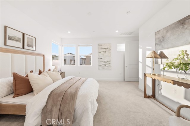 470 Lobata, Irvine CA: https://media.crmls.org/medias/af8b7fa7-3867-4c8e-bf59-2c4b7a6d90a6.jpg