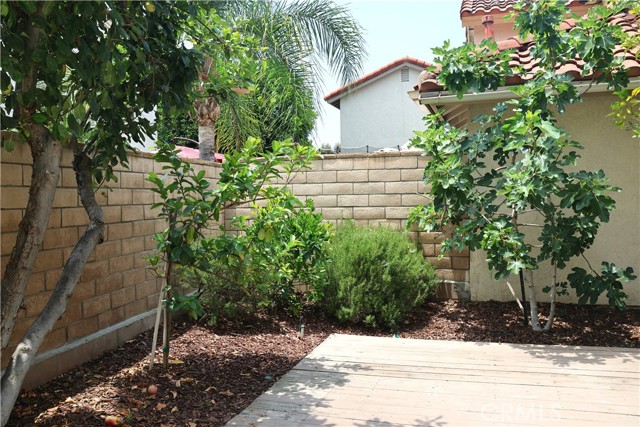 26002 Dundee Drive, Lake Forest CA: https://media.crmls.org/medias/af8bb251-67e0-4593-b036-d23e16c7a96a.jpg
