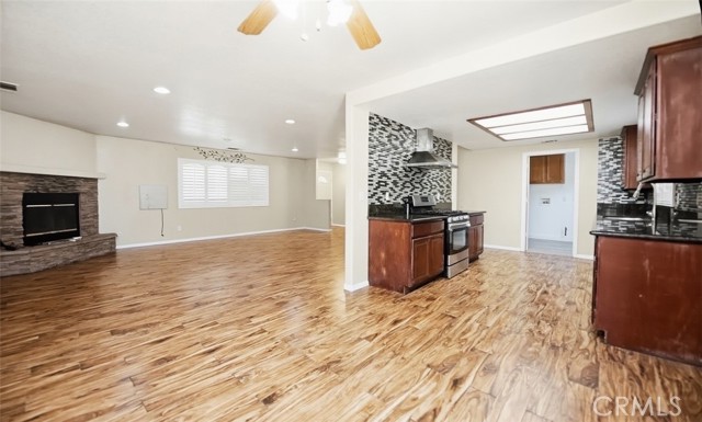 Detail Gallery Image 7 of 21 For 21667 Laguna, Apple Valley,  CA 92308 - 3 Beds | 2 Baths