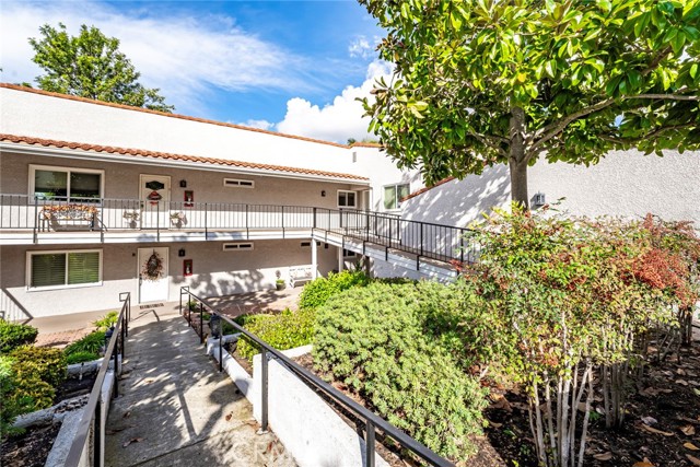 Detail Gallery Image 4 of 57 For 3437 Bahia Blanca #P,  Laguna Woods,  CA 92637 - 2 Beds | 2 Baths