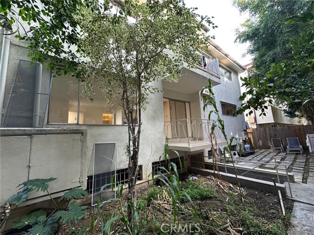 Detail Gallery Image 2 of 15 For 1607 Greenfield Ave #4,  West Los Angeles,  CA 90025 - 2 Beds | 2 Baths