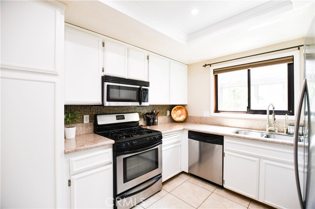 Detail Gallery Image 7 of 14 For 3093 Brea Bld #16,  Fullerton,  CA 92835 - 2 Beds | 2 Baths