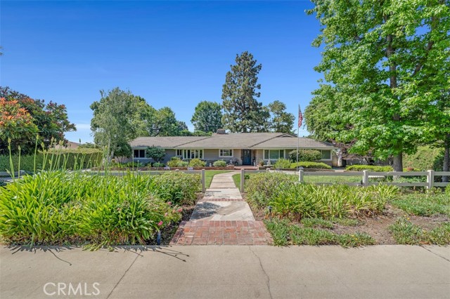 252 W 15th Street, Upland CA: https://media.crmls.org/medias/af8d1c09-6f40-4f83-8723-9c42f2e11de8.jpg