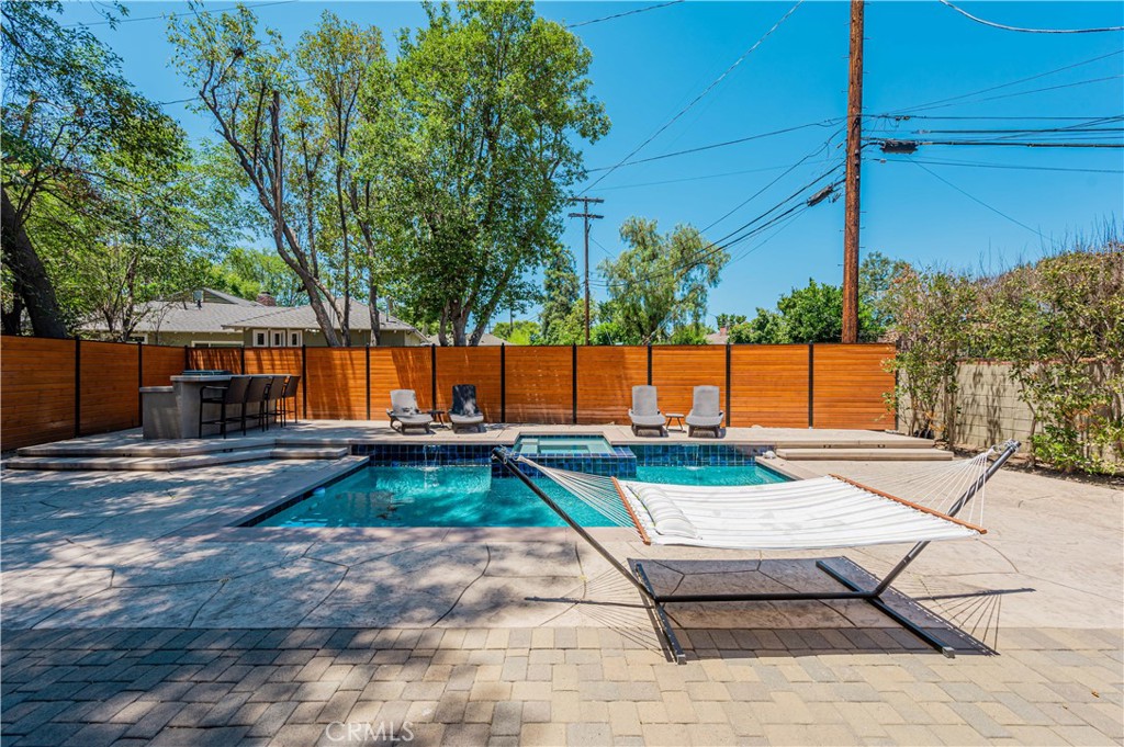 5345 Fallbrook Avenue