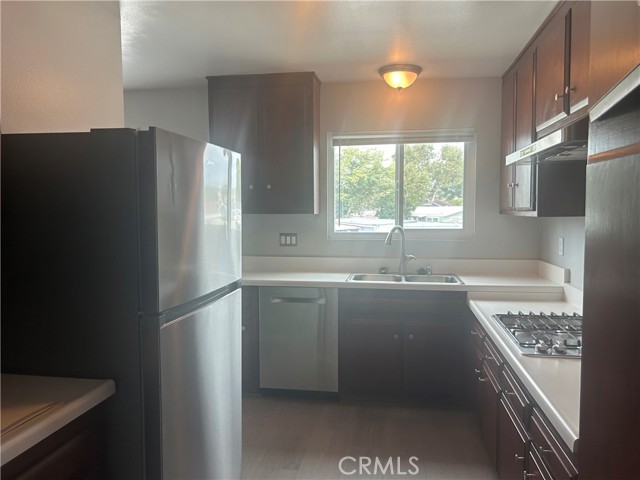 Detail Gallery Image 5 of 26 For 15500 Williams St #N,  Tustin,  CA 92780 - 3 Beds | 2 Baths