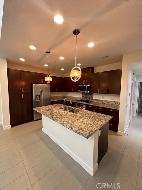 Detail Gallery Image 12 of 69 For 27 Soho, Irvine,  CA 92612 - 3 Beds | 3 Baths