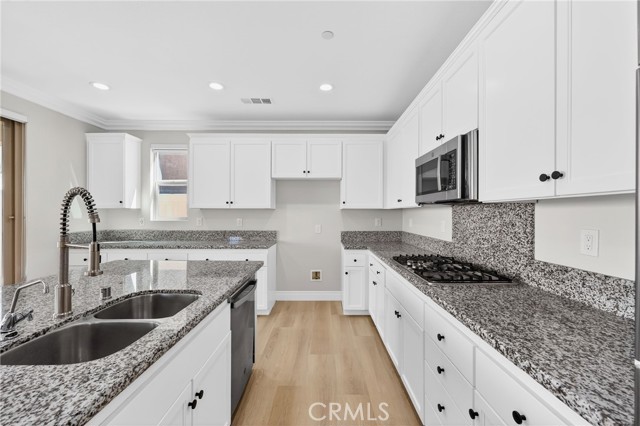 Detail Gallery Image 14 of 55 For 24452 Paxton, Lake Elsinore,  CA 92532 - 4 Beds | 3 Baths