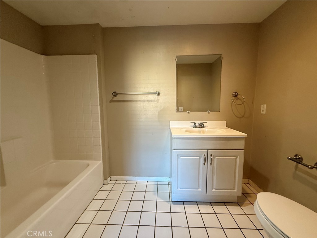 MLS #OC25268085 image #14