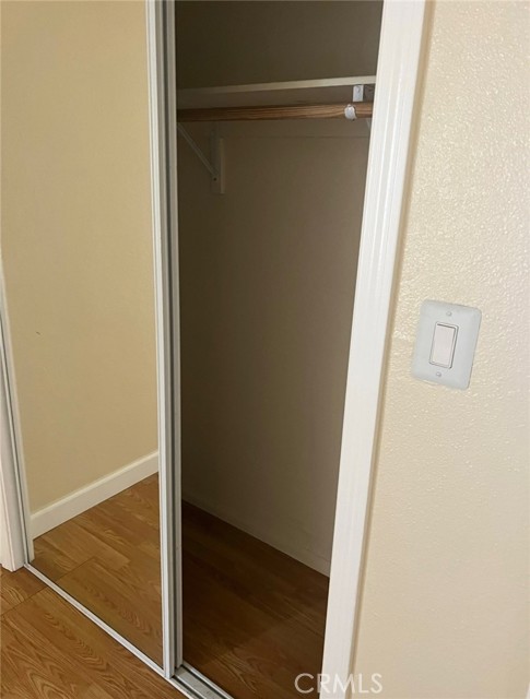 1627 W Parade Street, Long Beach CA: https://media.crmls.org/medias/af8e3416-259a-4118-b821-5795dbe849e1.jpg