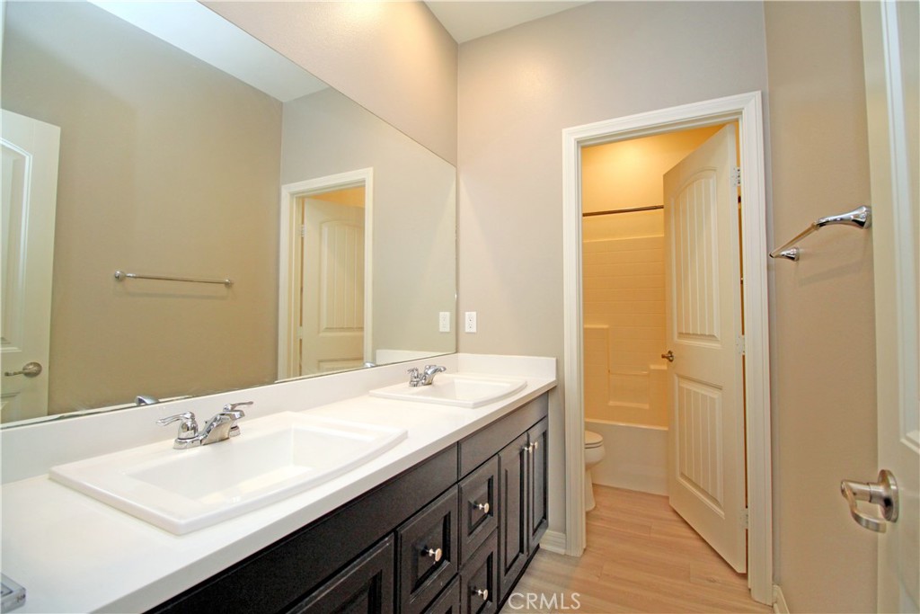 11927 Berlyn Dove Court