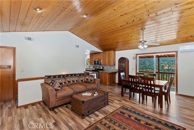 Detail Gallery Image 16 of 62 For 24355 Wabern Ct, Crestline,  CA 92325 - 4 Beds | 3/1 Baths