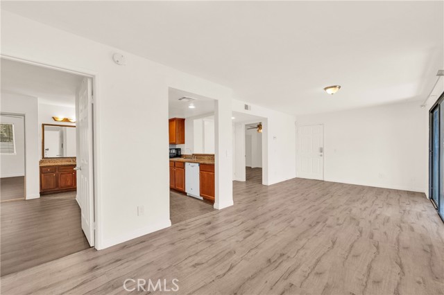 Detail Gallery Image 9 of 33 For 1110 W Blaine St #102,  Riverside,  CA 92507 - 2 Beds | 2 Baths