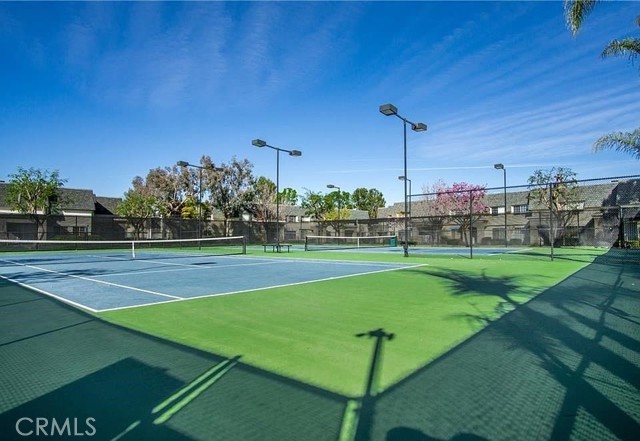 Detail Gallery Image 25 of 28 For 19142 Haynes St #4,  Reseda,  CA 91335 - 2 Beds | 1/1 Baths
