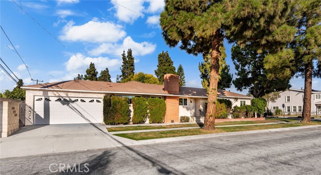 Detail Gallery Image 3 of 41 For 5361 Bridgeview Ave, Pico Rivera,  CA 90660 - 5 Beds | 2 Baths
