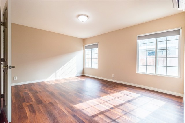 870 North Alexandria Avenue photo 17