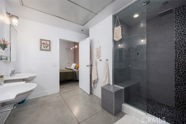 Detail Gallery Image 14 of 24 For 835 Locust Ave #421,  Long Beach,  CA 90813 - 1 Beds | 1 Baths